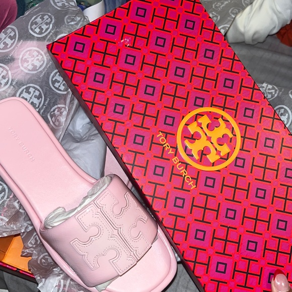 Tory Burch T sport Sandal in color Petunia size 6 - Picture 3 of 3